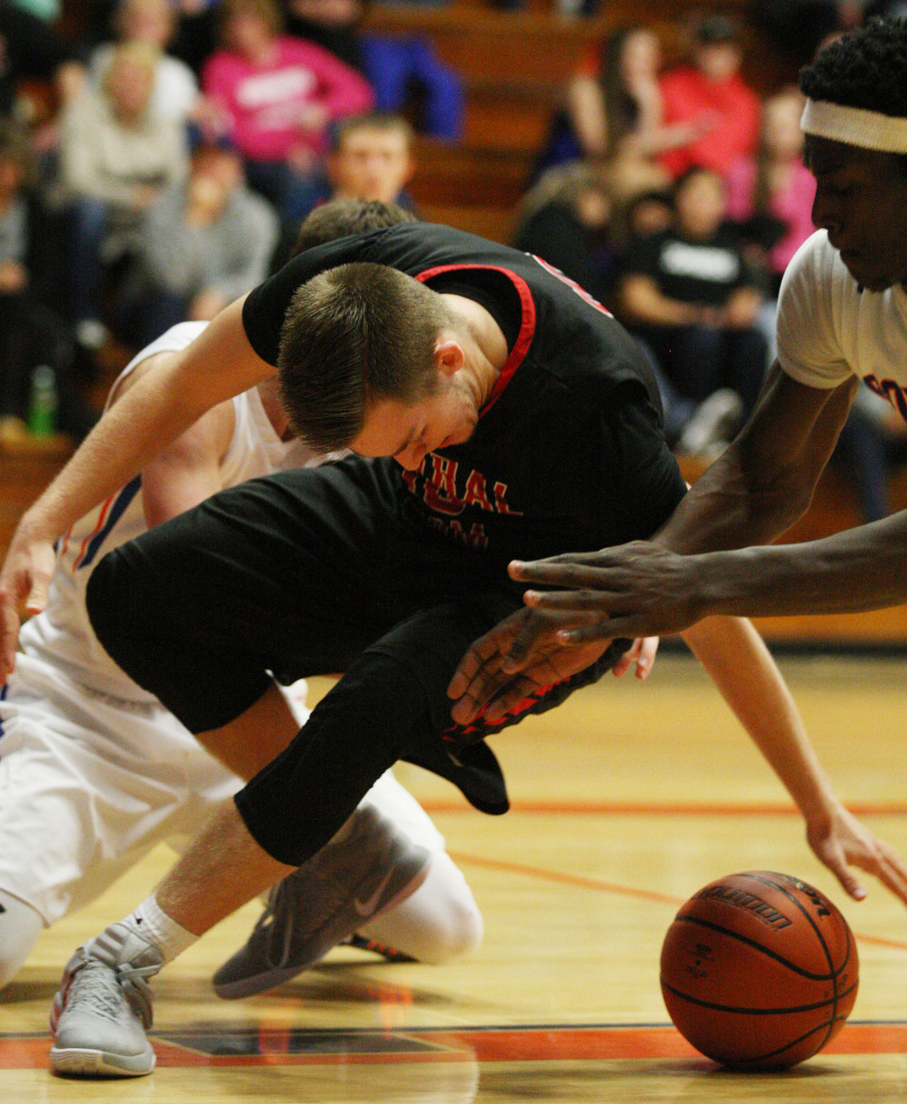 Argenta Oreana vs Central AM boys basketball 9 1.3.17.jpg